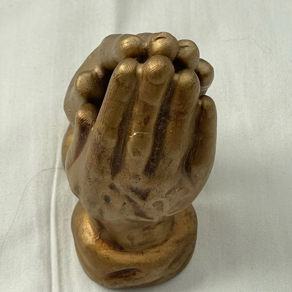 Gold Colored Praying Hands Salt&Pepper Shakers‎ Made in Taiwan
